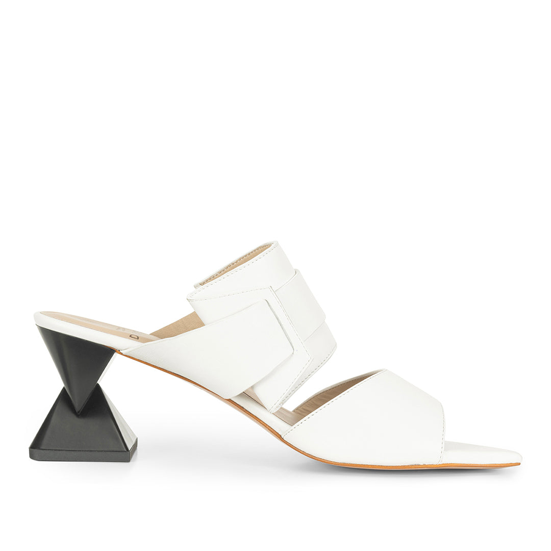 Aki | Vanilla – Chris Donovan Footwear