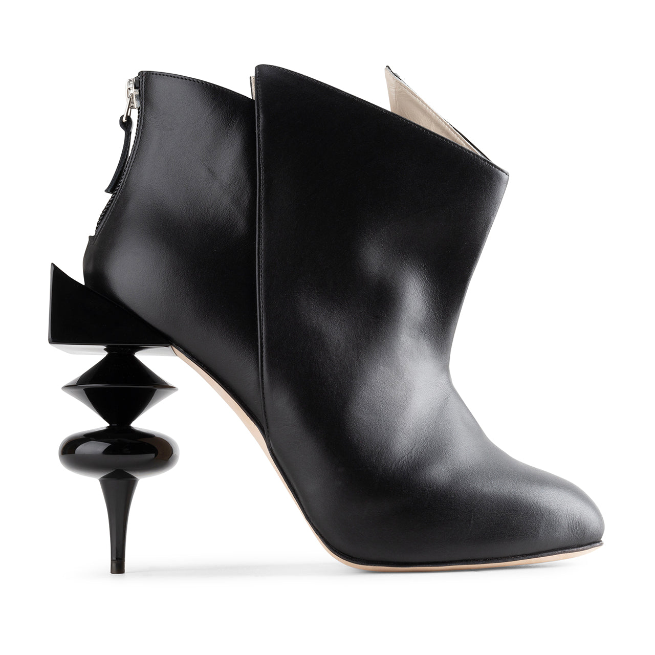 Alpha | Black